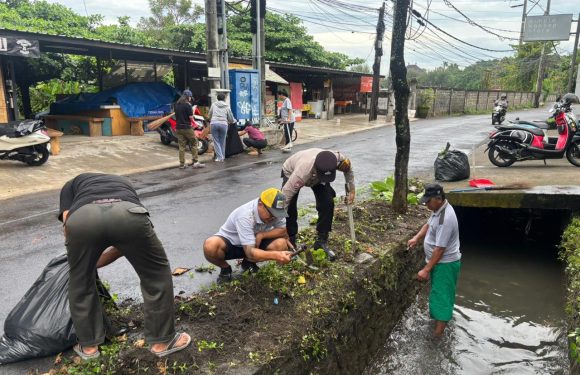 Polsek Denpasar Selatan Hadiri Aksi Bersih Lingkungan di Desa Sanur Kaja dalam Rangka HPSN 2026.