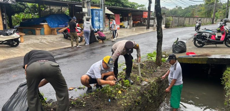 Polsek Denpasar Selatan Hadiri Aksi Bersih Lingkungan di Desa Sanur Kaja dalam Rangka HPSN 2026.
