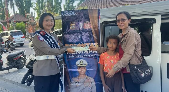 Melalui Polantas Menyapa, Layanan Samsat Keliling Satuan Regident Polres Gianyar Berikan Layanan Humanis, Mudah dan Transparan.