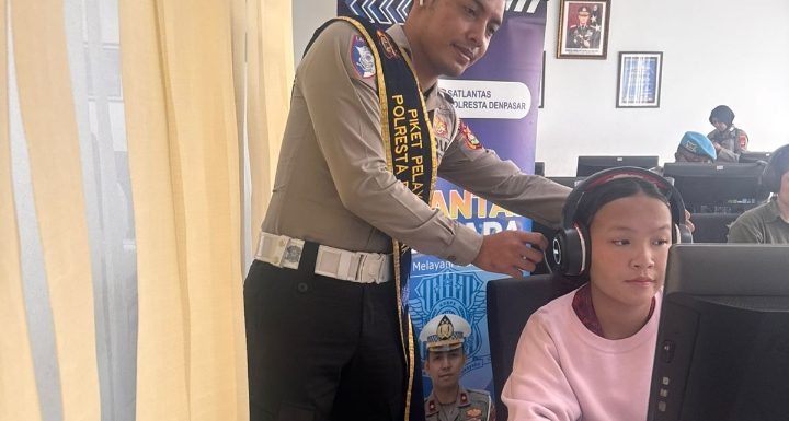 Pelayanan Humanis Satpas SIM Polresta Denpasar, Petugas Sigap Dampingi Pemohon Ujian Teori.