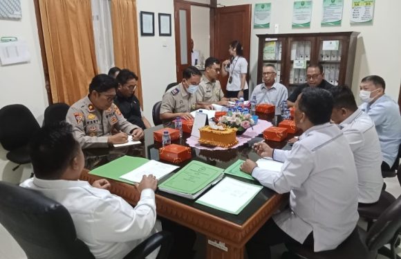 Staf Kantor Pertanahan Kabupaten Bangli menghadiri undangan Rapat Koordinasi Eksekusi yang dilaksanakan di Ruang Rapat Pengadilan Negeri Bangli.