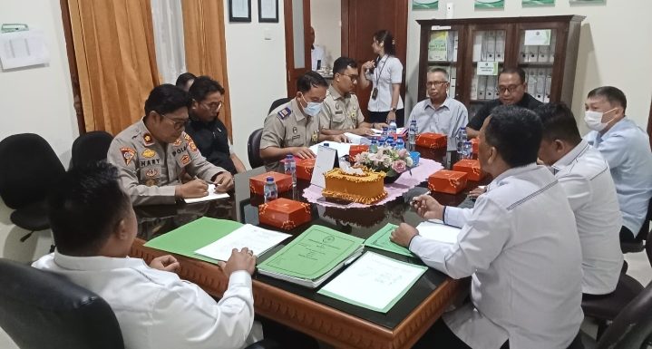Staf Kantor Pertanahan Kabupaten Bangli menghadiri undangan Rapat Koordinasi Eksekusi yang dilaksanakan di Ruang Rapat Pengadilan Negeri Bangli.