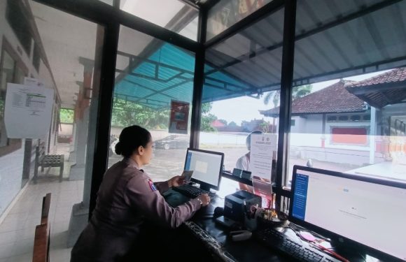 Melalui Polantas Menyapa, Layanan Drive Thru Satlantas Regident Polres Jembrana Berikan Layanan Humanis, Mudah, Cepat dan Transparan.