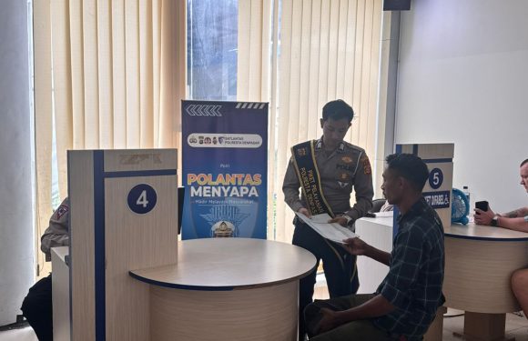 Satpas Polresta Denpasar Gelar Sosialisasi Tertib Berlalu Lintas kepada Pemohon SIM.