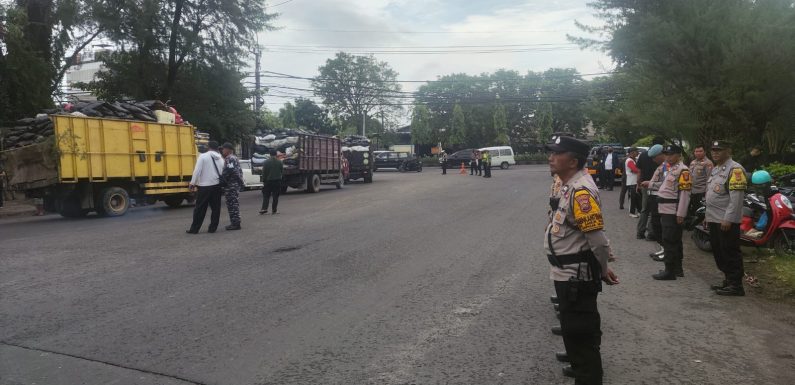 Aktivitas Pembuangan Sampah di TPA Suwung Kembali Dibuka, Polsek Denpasar Selatan Laksanakan Pemantauan dan Pengamanan.