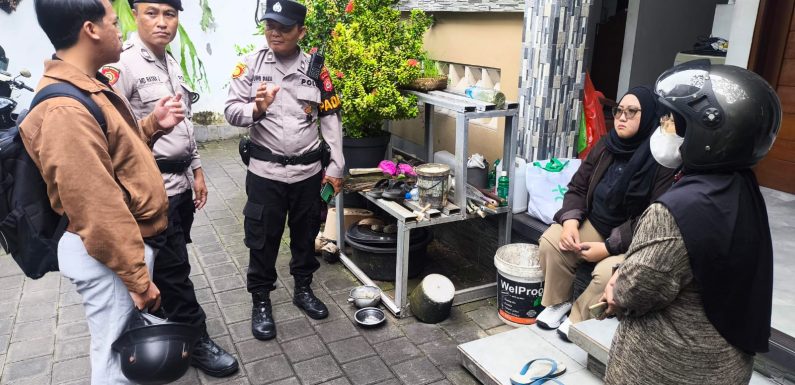 Tindaklanjuti Laporan 110, Polsek Densel Tangani Laka Lantas di Jalan Dukuh Sari Sesetan Denpasar.