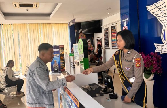 Satpas SIM Polresta Denpasar Berikan Pelayanan Prima kepada Pemohon.