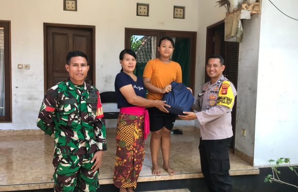 Bhabinkamtibmas Desa Sumerta Kelod Sambangi Anak Yatim, Berikan Motivasi dan Bantuan Sembako.