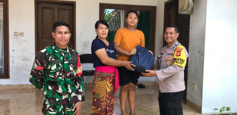 Bhabinkamtibmas Desa Sumerta Kelod Sambangi Anak Yatim, Berikan Motivasi dan Bantuan Sembako.