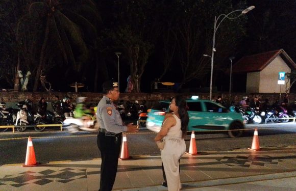 Patroli Dialogis Sat Pamobvit Polresta Denpasar, Jaga Keamanan Kawasan Wisata Kuta Tetap Kondusif.