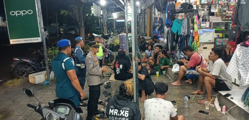 Patroli Gabungan Malam Hari di Pelabuhan Benoa, Polisi Tegas Cegah Kriminalitas dan Peredaran Miras.