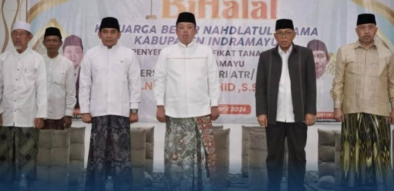 Penyerahan Sertipikat Tanah Wakaf PCNU Indramayu, Menteri Nusron Minta NU Berikan Kebermanfaatan bagi Masyarakat