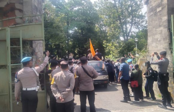 Pengamanan Aksi Damai “Bali Darurat Sampah”, Polresta Denpasar Siagakan Ratusan Personel