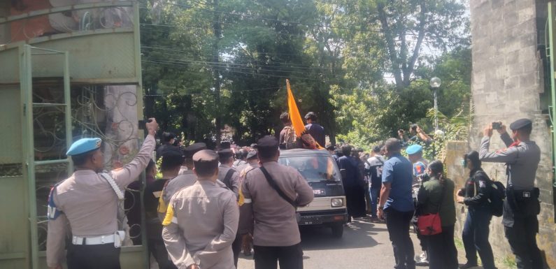 Pengamanan Aksi Damai “Bali Darurat Sampah”, Polresta Denpasar Siagakan Ratusan Personel