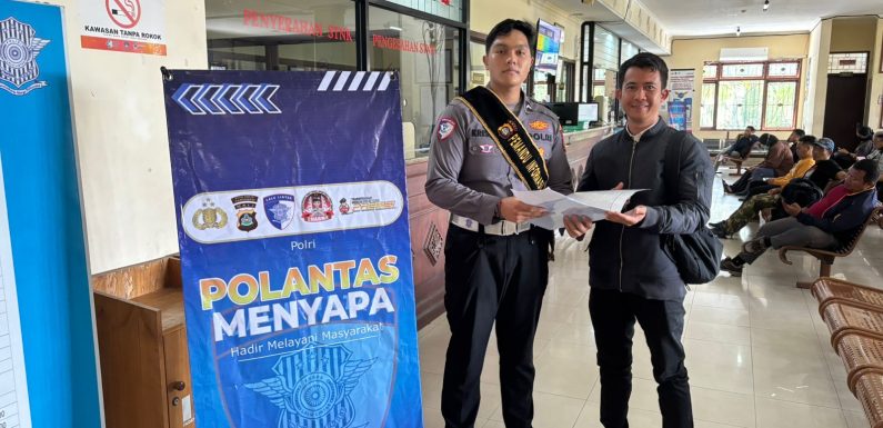 Petugas Satlantas Polres Tabanan Terus Berkomitmen Berikan Pelayanan Optimal pada Pelayanan STNK UPT Samsat Tabanan.