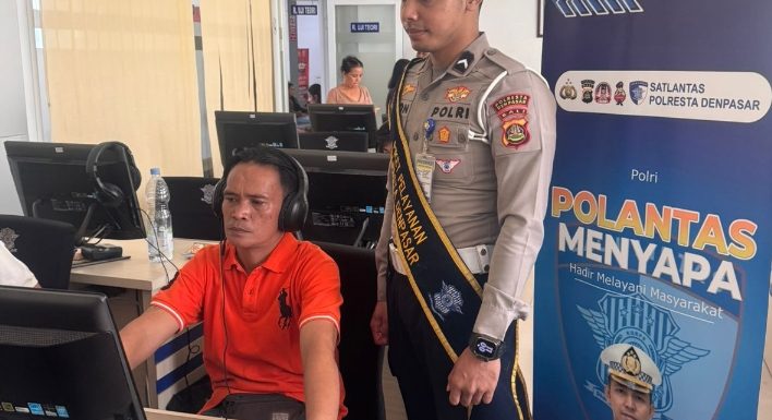 Polantas Menyapa: Sentuhan Humanis Satlantas Polresta Denpasar untuk Pelayanan Prima.