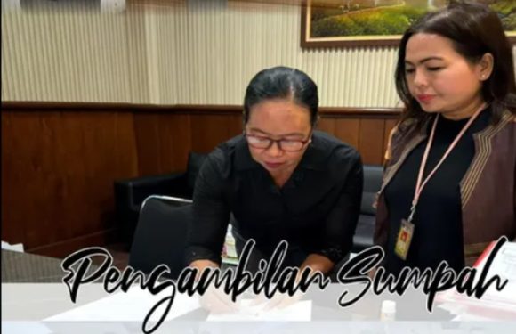 Pengambilan Sumpah Permohonan Pengganti Sertipikat Hilang Oleh Kepala Seksi Penetapan Hak dan Pendaftaran Kantor Pertanahan Kabupaten Badung.