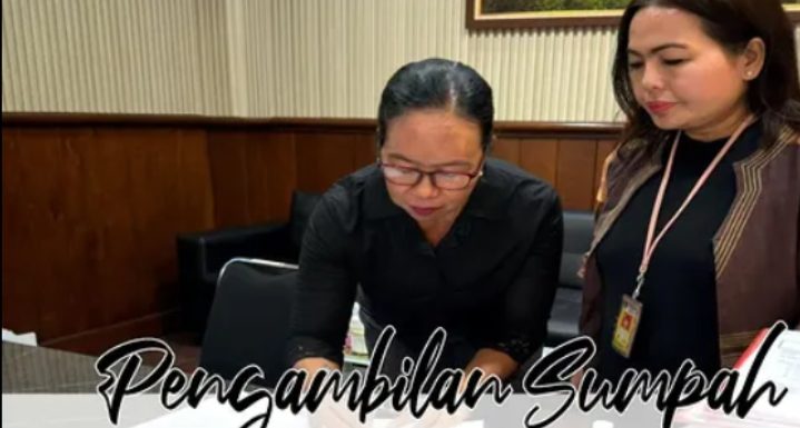 Pengambilan Sumpah Permohonan Pengganti Sertipikat Hilang Oleh Kepala Seksi Penetapan Hak dan Pendaftaran Kantor Pertanahan Kabupaten Badung.