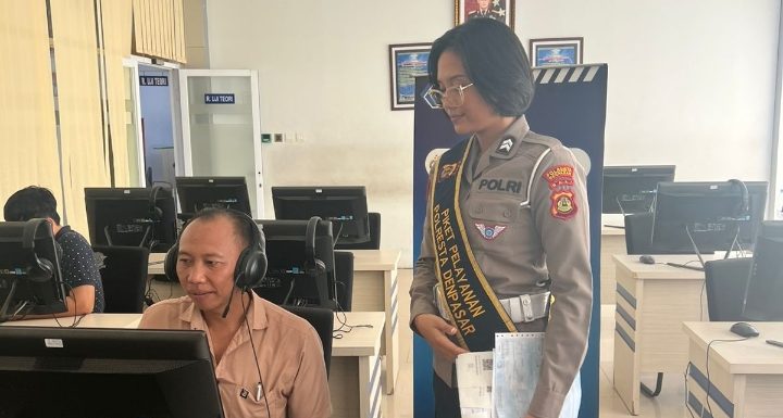 Pelayanan Humanis Satpas SIM Polresta Denpasar, Polantas Menyapa dan Dampingi Pemohon Ujian Teori