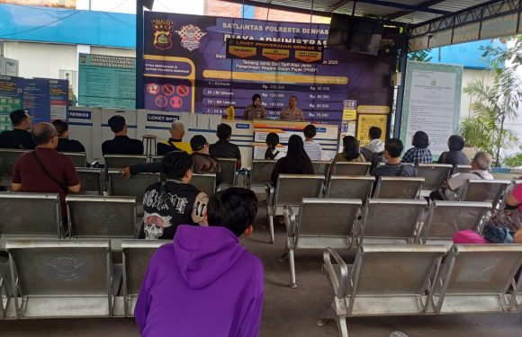 Pelayanan Satpas SIM Polresta Denpasar Humanis dan Edukatif, Pemohon Diminta Tertib.