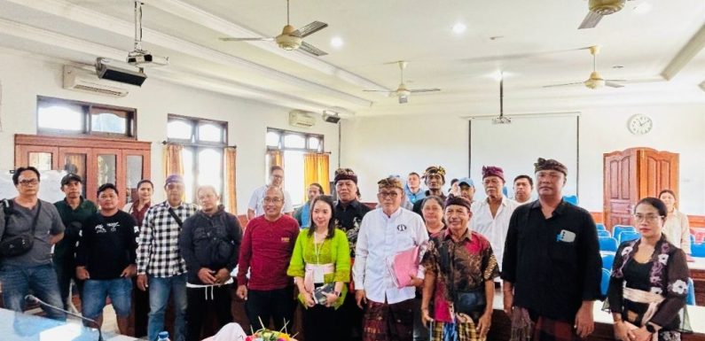 Kantor Pertanahan Kota Denpasar Diwakili Kasi Sengketa melaksanakan Mediasi Terkait Permohonan Penyelesaian Permasalahan tumpang tindih bidang tanah di Kantor Desa Pemogan,
