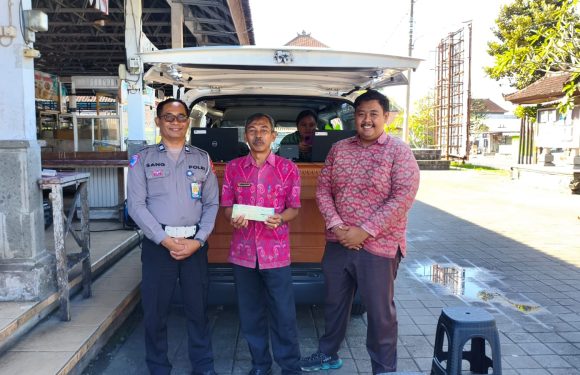 Layanan Samsat Keliling Satuan Regident Polres Jembrana Hadir di  Pasar Pekutatan Berikan Layanan Humanis, Cepat dan Transparan.