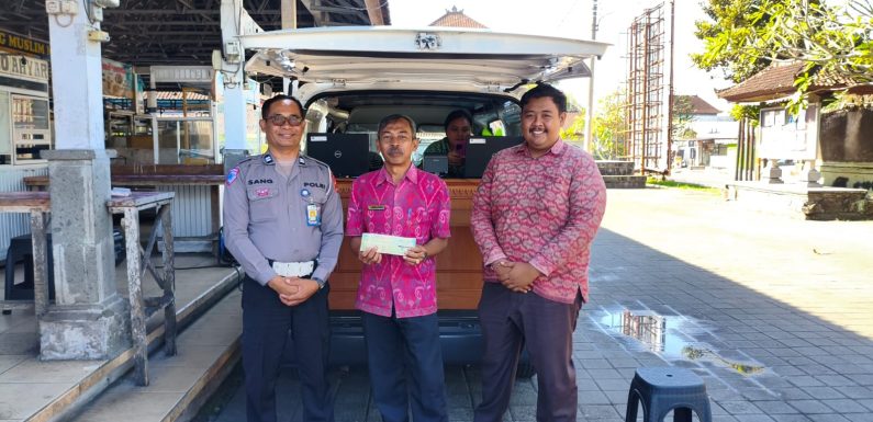 Layanan Samsat Keliling Satuan Regident Polres Jembrana Hadir di  Pasar Pekutatan Berikan Layanan Humanis, Cepat dan Transparan.