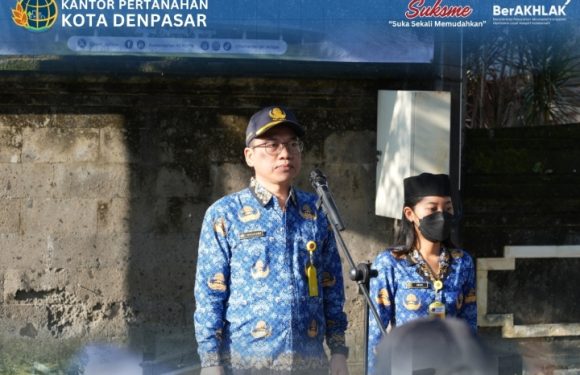 Peringati Hari Kebangkitan Nasional, Kantor Pertanahan Kota Denpasar melaksanakan Upacara Bendera.