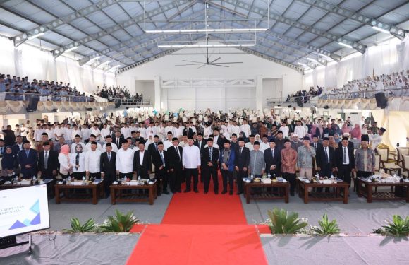 Serahkan Lebih dari 1.000 Sertipikat Tanah Wakaf dalam ICOP 2026, Menteri Nusron Minta Penerima Jadi Pionir Percepatan