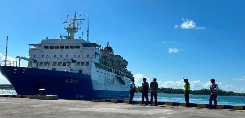 Keberangkatan KM AWU dari Pelabuhan Benoa Berjalan Aman, Ratusan Penumpang Diperiksa