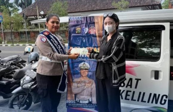 Pelayanan Samsat Keliling Polres Gianyar Berikan Layanan Humanis, Cepat dan Transparan.