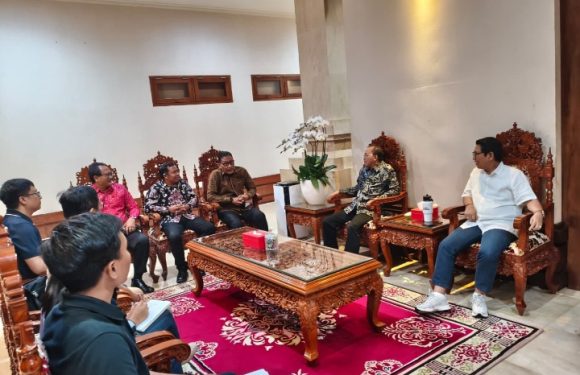 Kepala Kantah Badung Dampingi Kepala Kanwil BPN Provinsi Bali Rapat Bersama Pemprov Bali Bahas Rencana Pembangunan Jalan Lingkar Selatan.