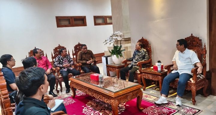 Kepala Kantah Badung Dampingi Kepala Kanwil BPN Provinsi Bali Rapat Bersama Pemprov Bali Bahas Rencana Pembangunan Jalan Lingkar Selatan.