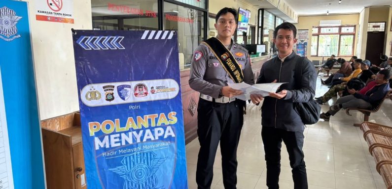 Petugas Satlantas Polres Tabanan Terus Berkomitmen Berikan Pelayanan Optimal pada Pelayanan STNK UPT Samsat Tabanan