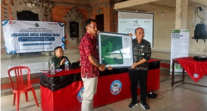 Kantor Pertanahan Kabupaten Tabanan Menggelar Sosialisasi  Batas Kawasan Hutan di Desa Belatungan.