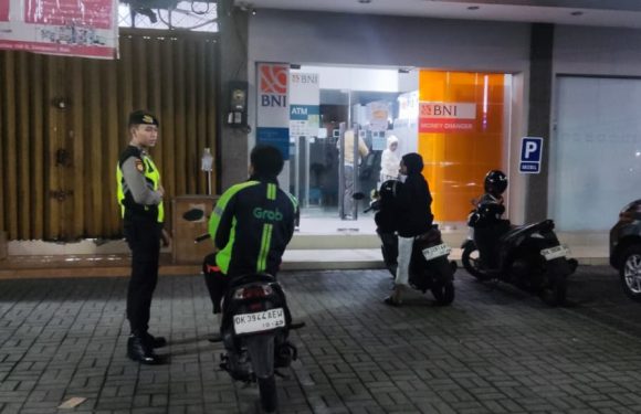 Berikan Situasi Kamtibmas Yang Aman Kepada Masyarakat, Polsek Denpasar Barat Gelar Patroli Subuh Cegah Balap Liar dan Kejahatan Jalanan.