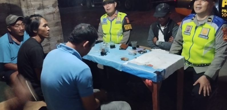 Polsek Denpasar Barat Sambangi Sopir Truk, Edukasi Kamtibmas dan Keselamatan Berlalu Lintas