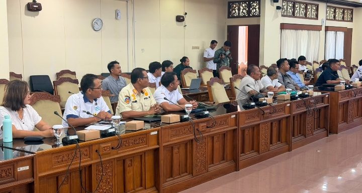 Rapat Dengar Pendapat Terkait Permasalahan Tata Ruang, Aset Daerah, dan Perizinan di wilayah Desa Pecatu.