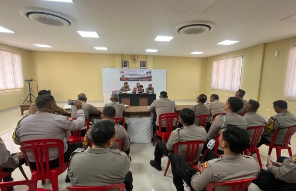 Propam Polresta Denpasar Berikan Pembinaan Etika Profesi kepada Personel Polsek Denpasar Selatan