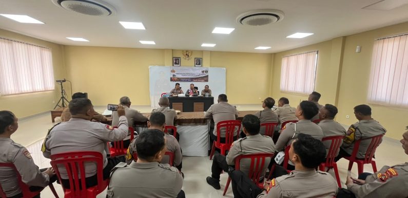 Propam Polresta Denpasar Berikan Pembinaan Etika Profesi kepada Personel Polsek Denpasar Selatan