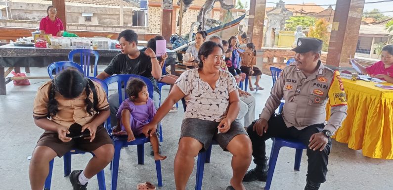 Bhabinkamtibmas Kesiman Hadir dan Peduli, Dampingi Kegiatan Posyandu Balita dan Lansia