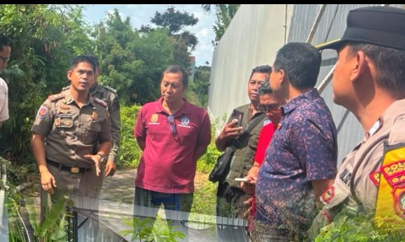 Petugas Kantah Badung Melaksanakan Peninjauan Lapangan Terkait Letak Pagar Yang Diduga Menutupi Akses Publik