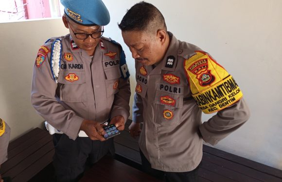 Ops Gaktibplin, Propam Polsek Dentim Periksa HP Personel Cegah Judol dan Pinjol
