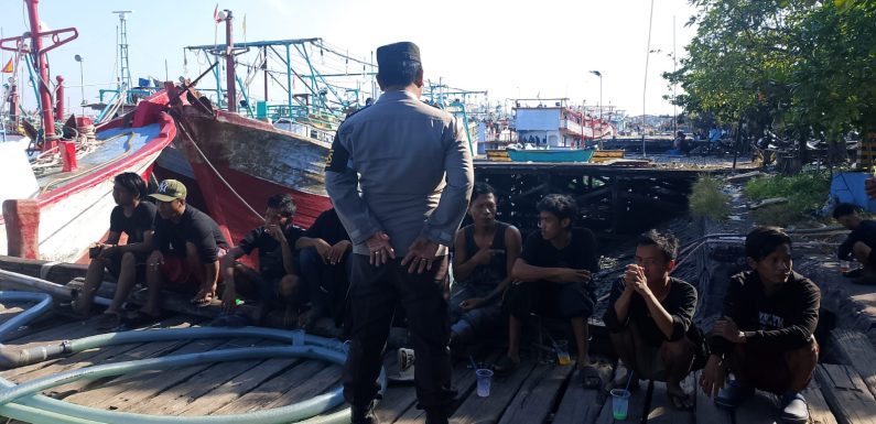 Patroli Sambang Polsek Kawasan Pelabuhan Benoa Sampaikan Pesan Kamtibmas
