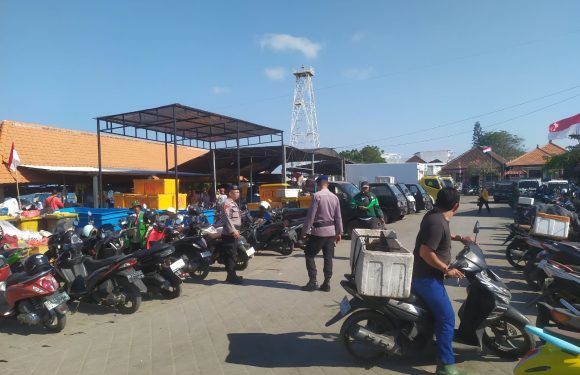 Patroli Pesisir di Kedonganan, Satpolairud Polresta Denpasar Imbau Nelayan Utamakan Keselamatan Saat Melaut